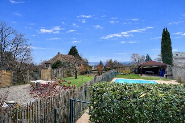 Superbe appartement en viager occupé sans rente avec piscine et vue Lac 1
