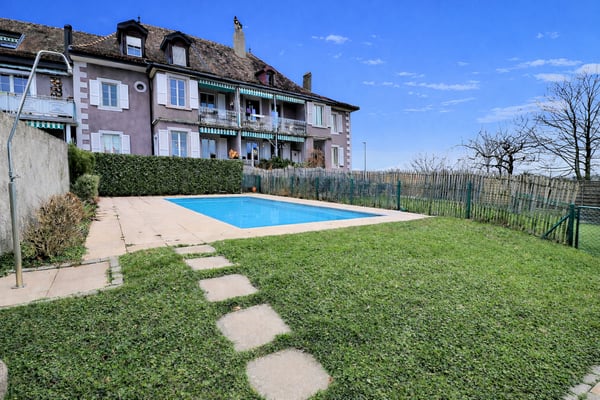 Superbe appartement en viager occupé sans rente avec piscine et vue Lac 2