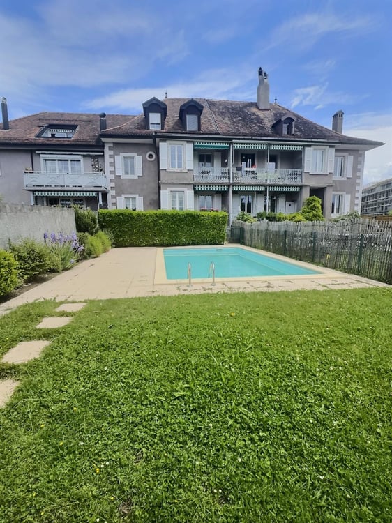 Superbe appartement en viager occupé sans rente avec piscine et vue Lac 4