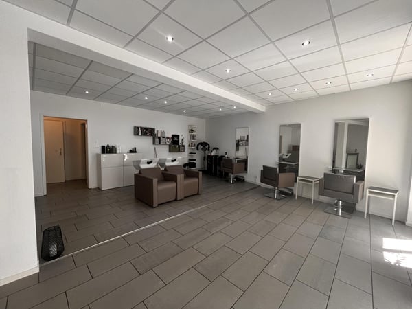 Surface commerciale rénovée de 40 m² au coeur de Fribourg