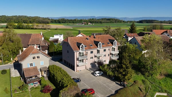 Très bel appartement rénové de 3.5 pièces à Fétigny 2