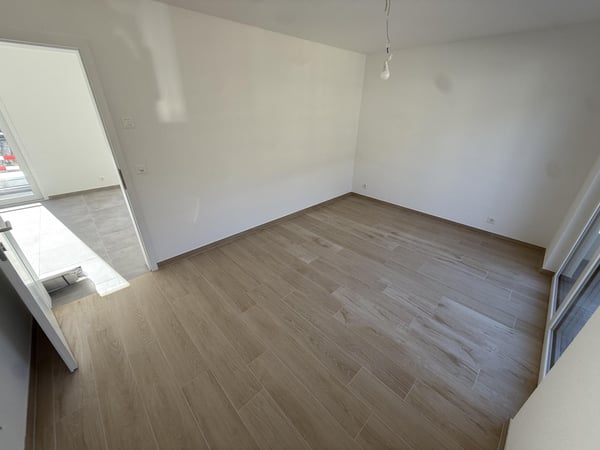 Salquenen : 2.5 pièces neuf avec balcon près de la gare 4