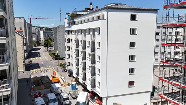 Surface commerciale entièrement rénovée avec grande vitrine - Fribourg Pérolles 4