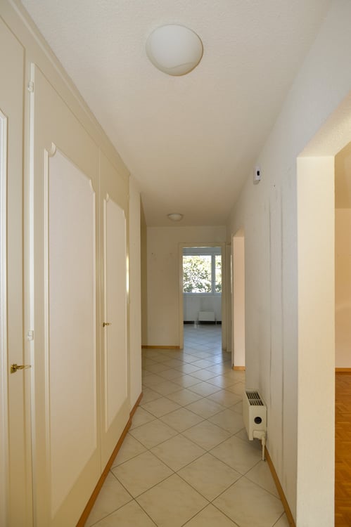 Charmant et spacieux appartement de 3.5 pièces avec balcon/loggia et place de parc 10
