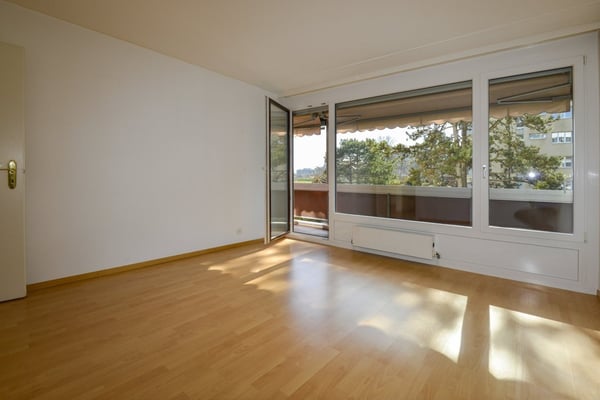 Charmant et spacieux appartement de 3.5 pièces avec balcon/loggia et place de parc 6