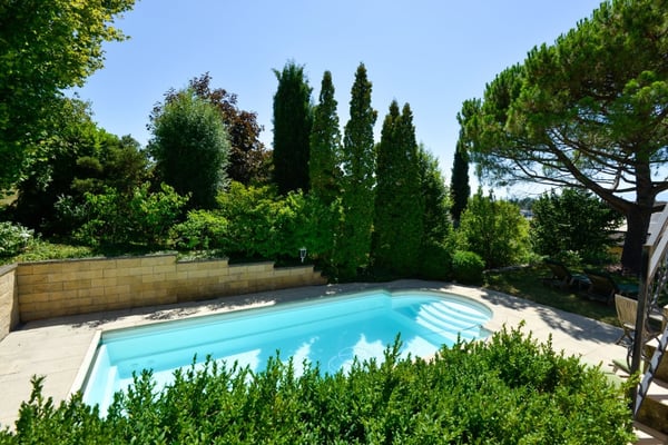 Magnifique et spacieuse villa de 7.5 pièces avec piscine 5