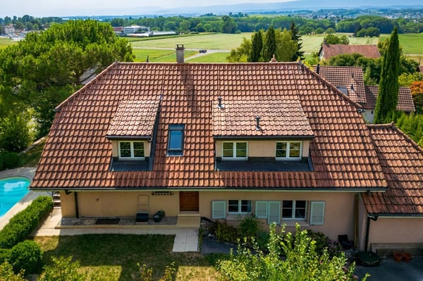 Magnifique et spacieuse villa de 7.5 pièces avec piscine 3