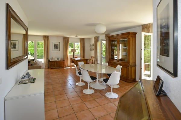 Magnifique et spacieuse villa de 7.5 pièces avec piscine 9