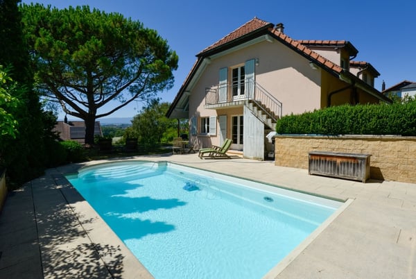 Magnifique et spacieuse villa de 7.5 pièces avec piscine 4
