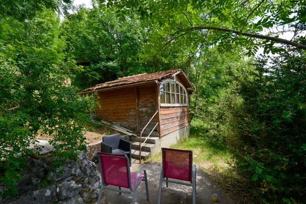 Immeuble locatif de 15 pièces au centre de Tramelan 5
