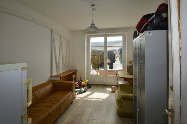 Immeuble locatif de 15 pièces au centre de Tramelan 10
