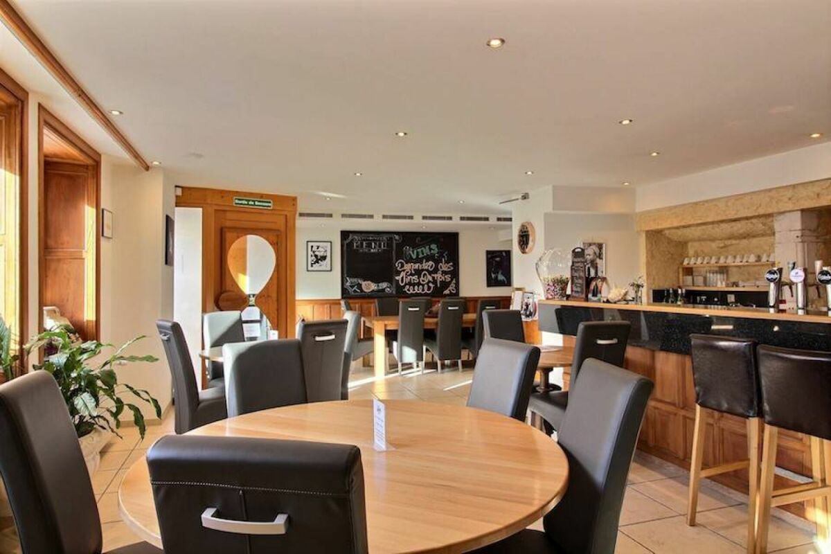 Restaurant 380 m2 au Sentier