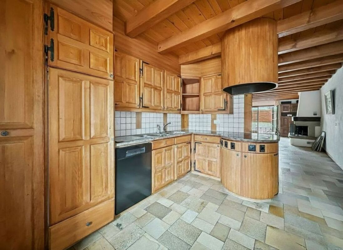 BELLE MAISON VIGNERONNE CONTIGUË EN TRIPLEX