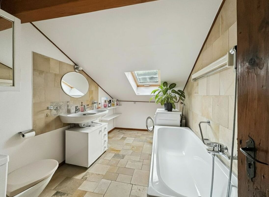 BELLE MAISON VIGNERONNE CONTIGUË EN TRIPLEX
