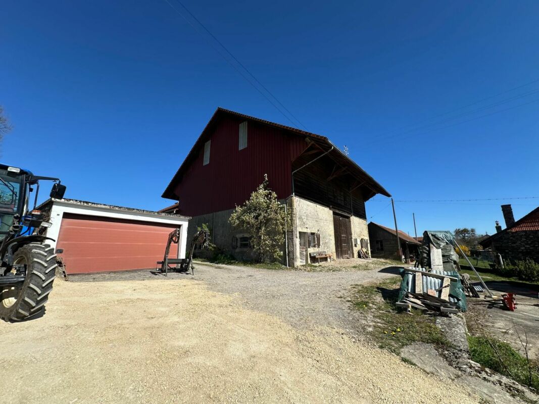 TERRAIN AVEC GRAND RURAL & COUVERT À TRANSFORMER EN HABITATION OU TOUT LE REZ POUR UNE ACTIVITÉ ET VOTRE HABITATION AU REZ SUPÉRIEUR, OU PLUSIEURS FAMILLES ?