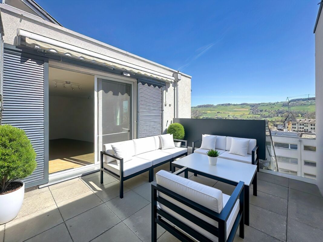 VILLA CONTIGUË FAMILIALE, AU CALME, AVEC TERRASSES ET BELLE LUMINOSITÉ
