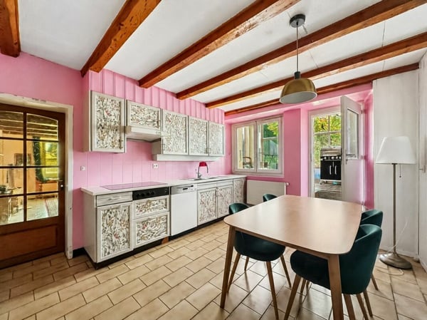 MAISON VILLAGEOISE MITOYENNE DE 2 APPARTEMENTS 5