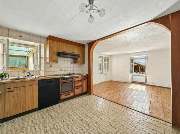 MAISON VILLAGEOISE MITOYENNE DE 2 APPARTEMENTS 13