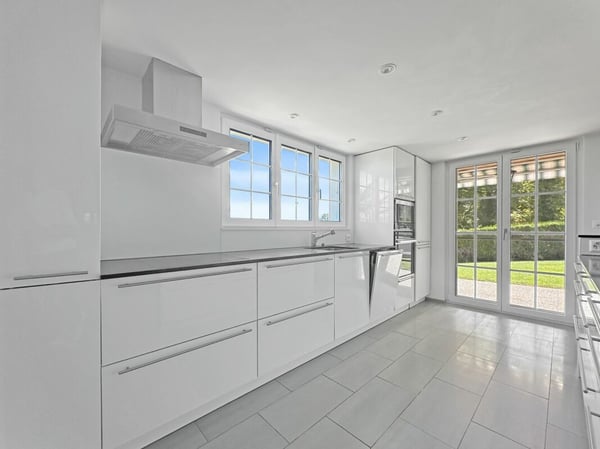 TRÉS BELLE VILLA INDIVIDUELLE ENTIÈREMENT RÉNOVÉE, PARFAITE POUR UNE FAMILLE 3