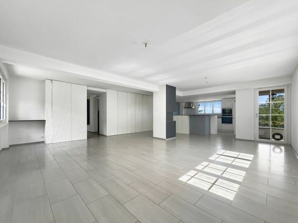 TRÉS BELLE VILLA INDIVIDUELLE ENTIÈREMENT RÉNOVÉE, PARFAITE POUR UNE FAMILLE 6