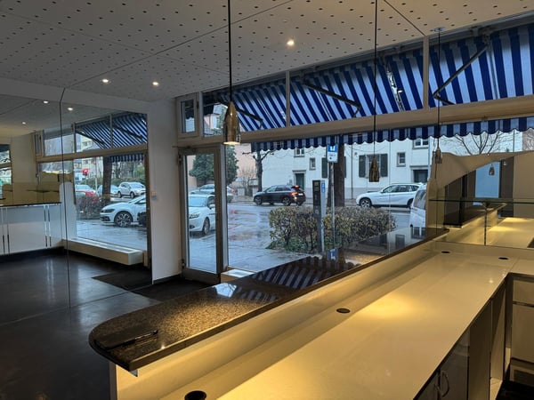 Magnifique local commercial d'environ 111 m2 4