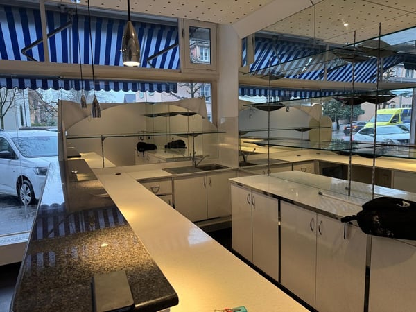 Magnifique local commercial d'environ 111 m2 3