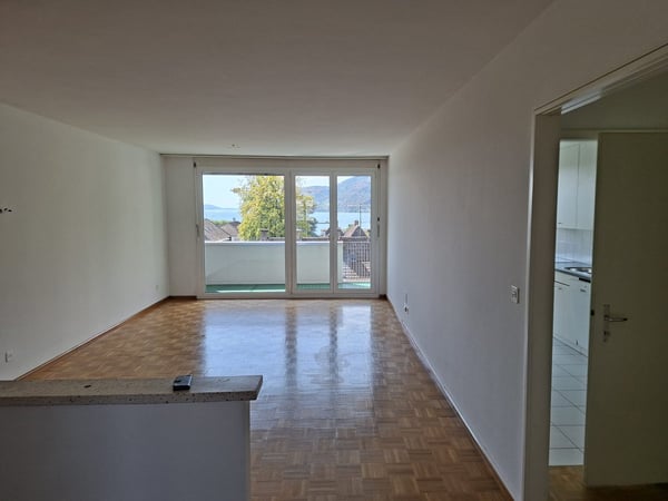 Appartement de 3.5 pces disponible de suite avec belle vue 4