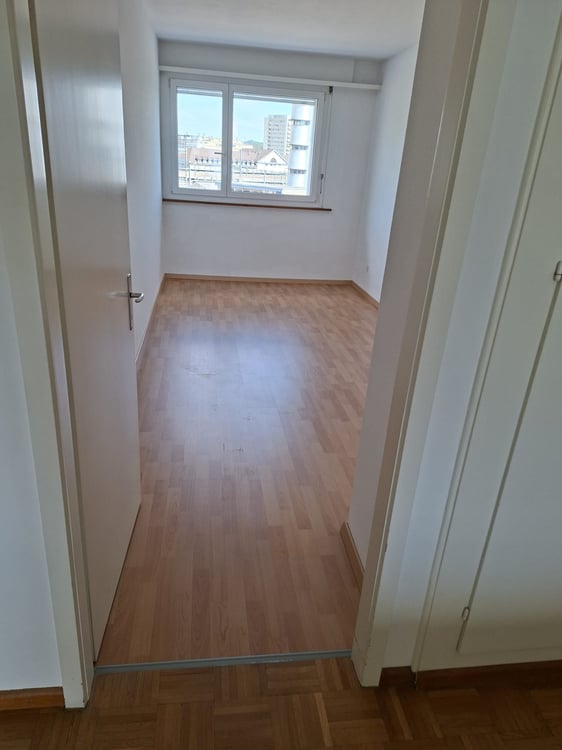 Appartement de 3.5 pces disponible de suite avec belle vue 2