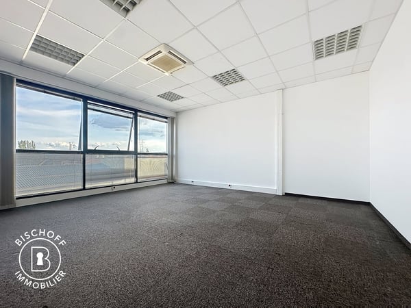 Moderne Bürofläche mit atemberaubendem Ausblick in Saint-Louis 4