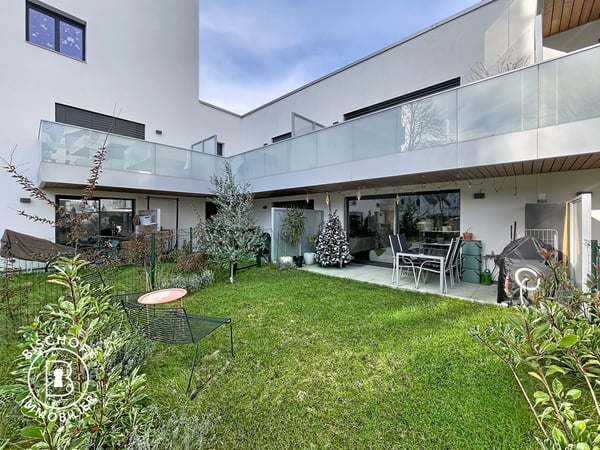 Außergewöhnliche Wohnung im Erdgeschoss 14