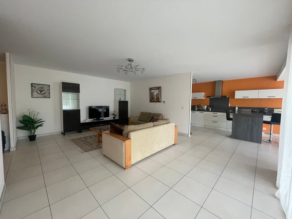 Helle 4-Zimmer-Wohnung mit Balkon und Aufzug in Village-Neuf – sofort verfügbar! 10