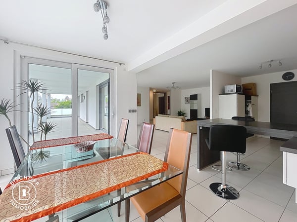 Helle 4-Zimmer-Wohnung mit Balkon und Aufzug in Village-Neuf – sofort verfügbar! 2