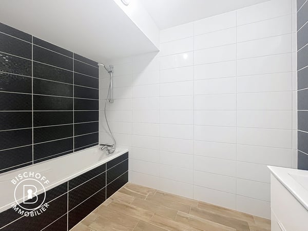 Moderne 3-Zimmer-Wohnung mit Balkon in Saint-Louis 17
