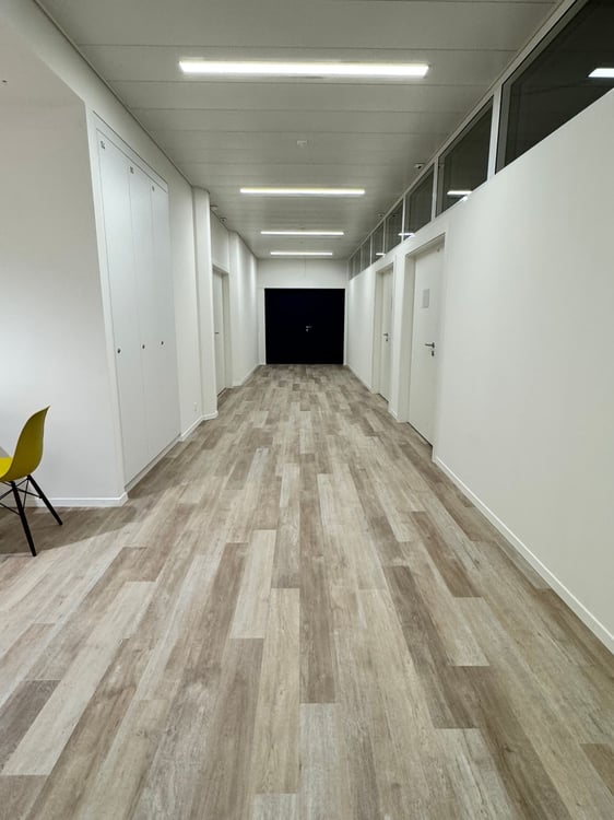 Vos ateliers industriels ou stockage - Dépôt - de 40 m2 à 230 m2 au prix de 210 CHF le m2/an 2