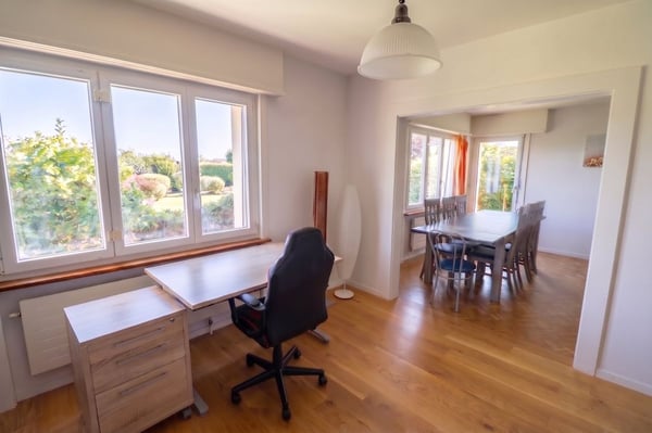 Appartement avec grand jardin et vue panoramique sur le lac 8