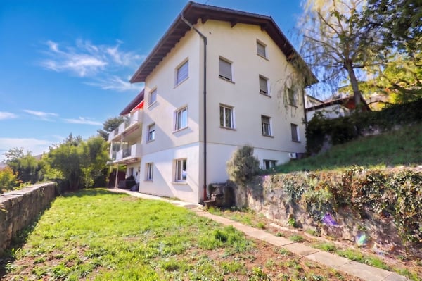 Appartement avec grand jardin et vue panoramique sur le lac 1
