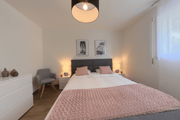 Bright 1 bedroom apartment with parking lot close to green spaces 2