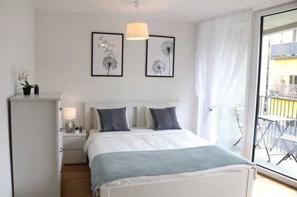 LIMITED OFFER! Light and modern studio - 20mins walk to train station 2