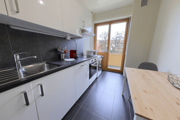 Furnished 2 bedroom apartment / Appartement meublé 2 chambres 4