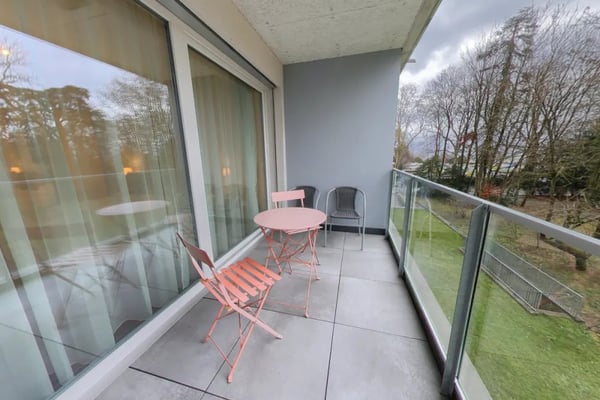 Charming 1-bed apartment with balcony in Morges 5
