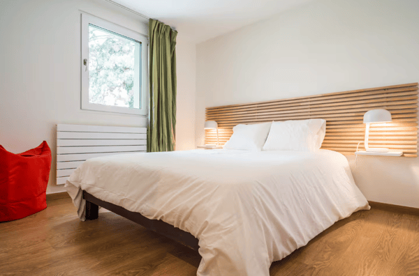 LIMITED OFFER! Rooftop Views & Central Location: 1-Bedroom Apartment in Lausanne 4