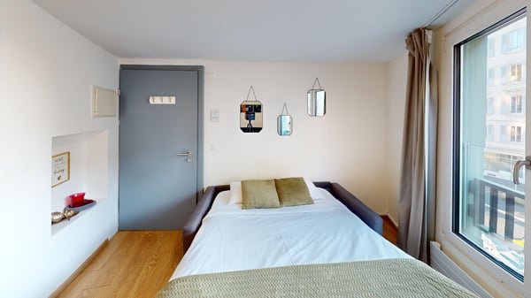 Rooftop Views & Central Location: 1-Bedroom Apartment in Lausanne 23