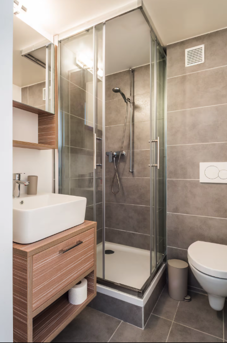 LIMITED OFFER! Rooftop Views & Central Location: 1-Bedroom Apartment in Lausanne 5