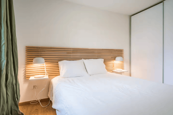 Rooftop Views & Central Location: 1-Bedroom Apartment in Lausanne 14