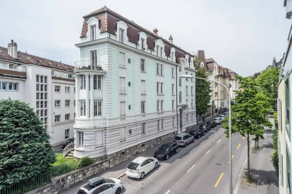 Limited offer! Rooftop Views & Central Location: 1-Bedroom Apartment in Lausanne 8
