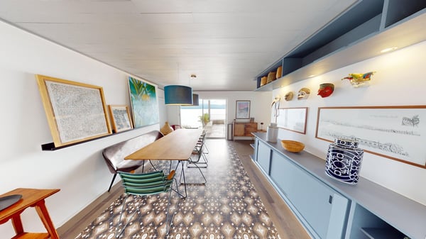Charming 3 bedroom Lakeside House with Private Jetty - Buchillon! 6