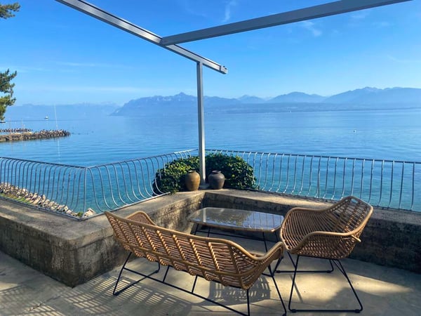 Charming 3 bedroom Lakeside House with Private Jetty - Buchillon! 2