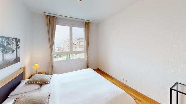 Spacious 2-Bed,2 Bath Apartment with Parking, Balcony and Lake View! 16