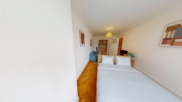Charming furnished studio with balcony in Geneva Plainpalais 2