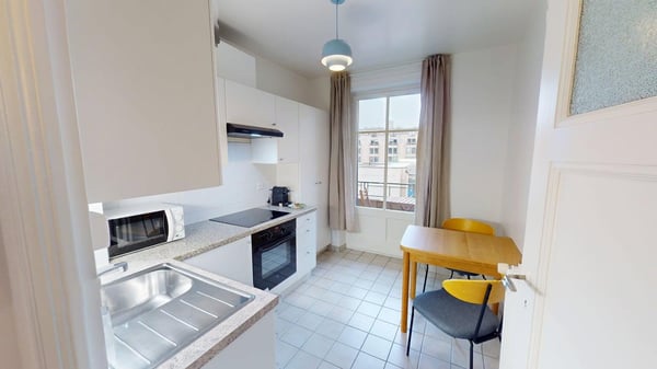 Charming furnished studio with balcony in Geneva Plainpalais 4